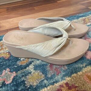 Vionic Arabella Flip Flop Platform Wedge Sandals Champagne SZ 9